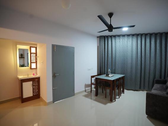 Hotel Le Marina Residency โคชิโคด ภายนอก รูปภาพ