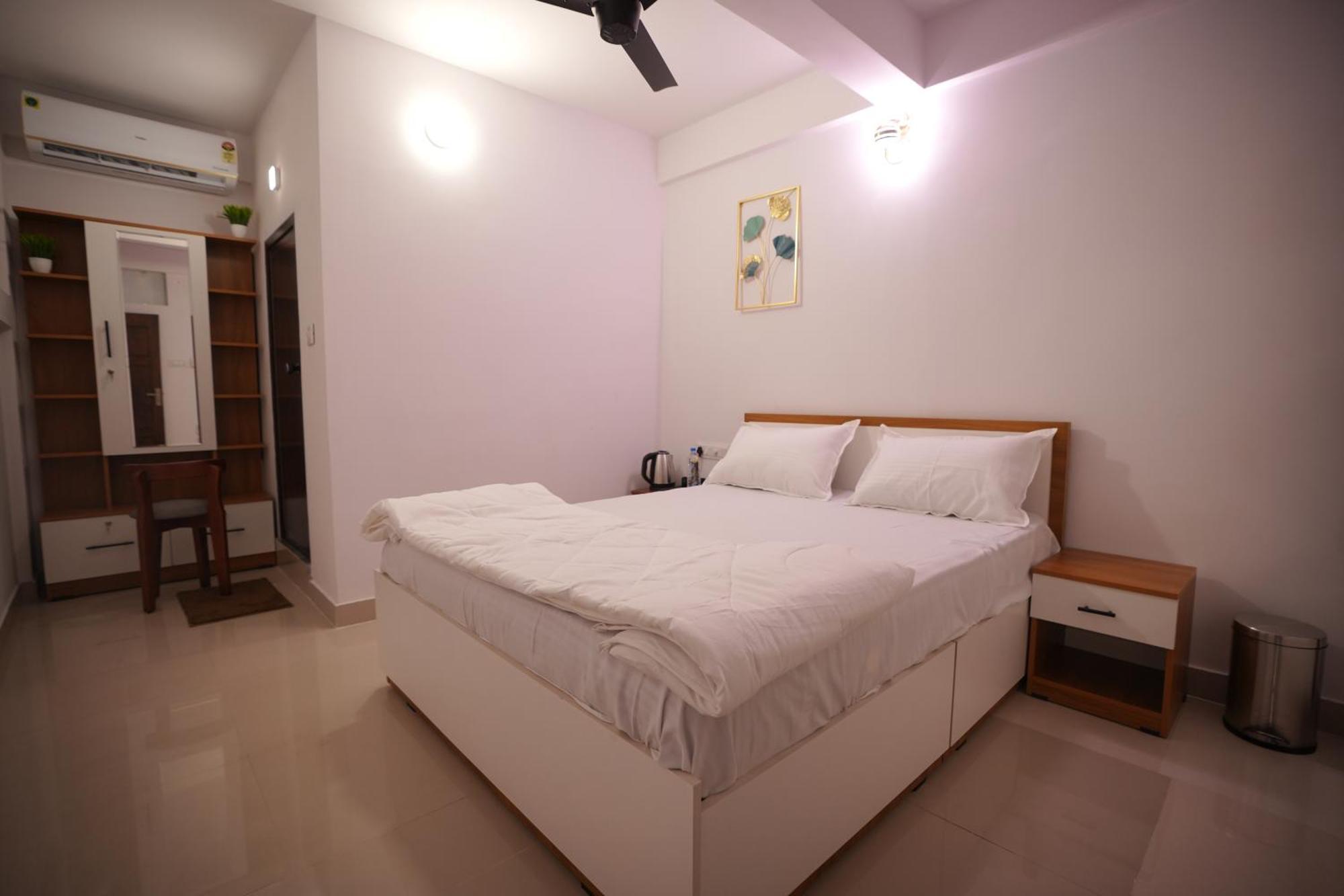 Hotel Le Marina Residency โคชิโคด ภายนอก รูปภาพ